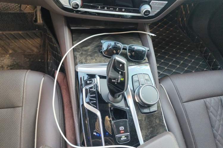 Used BMW 5 Series 2021 525Li Luxury Package Gear Lever