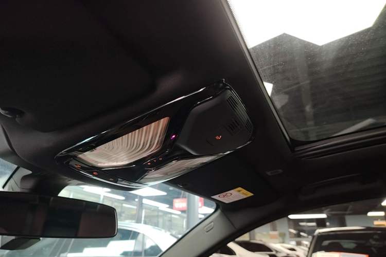 Used BMW 5 Series 2021 530Li Luxury Edition M Sport Package Headliner