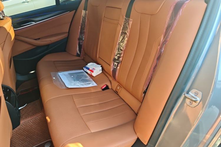 Used BMW 5 Series 2021 525i M Sport Package Interior 4