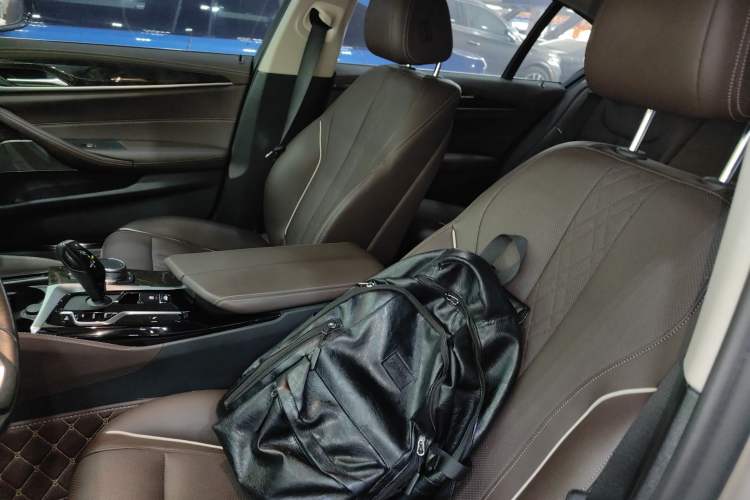 Used BMW 5 Series 2021 530Li Leading Luxury Package Left Front Seat