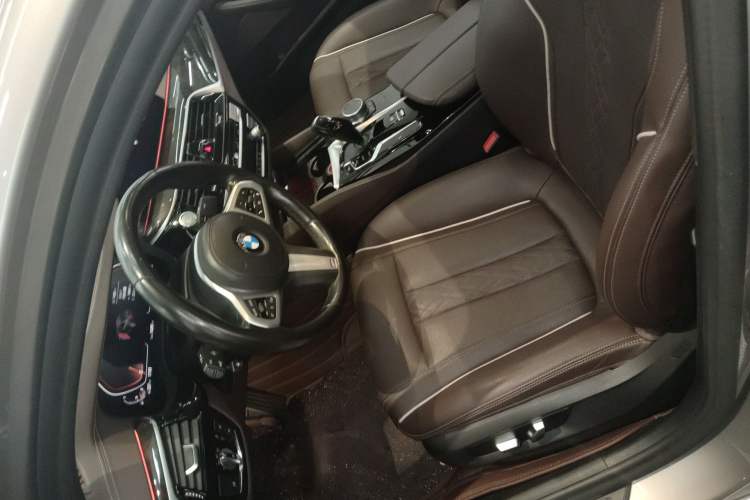 Used BMW 5 Series 2021 Facelifted 525Li M Sport Package Left Front Seat
