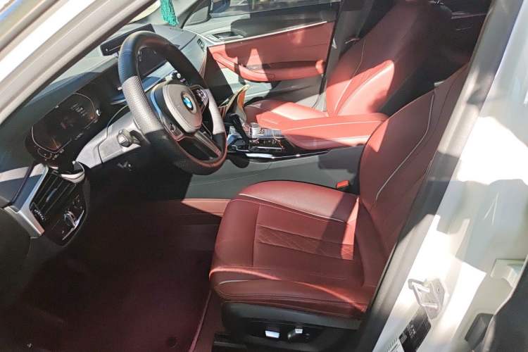 Used BMW 5 Series 2021 530Li Leading Model M Sport Package Left Front Seat