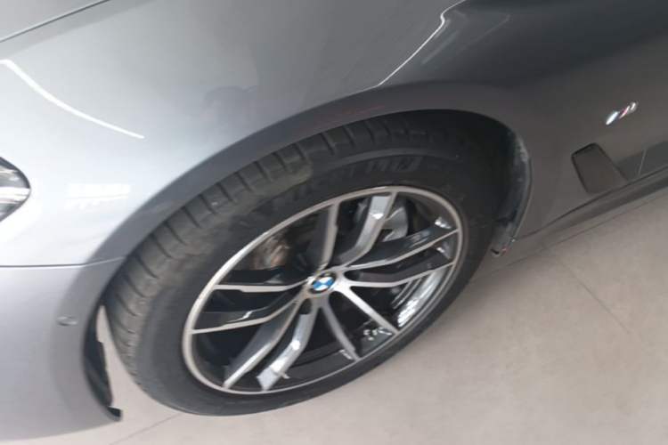 Used BMW 5 Series 2021 525i M Sport Package Left Front Wheel Hub