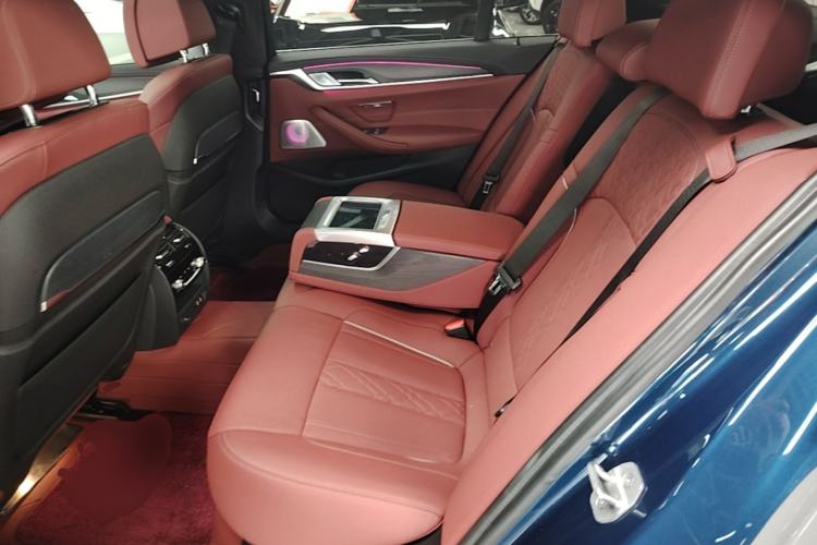 Used BMW 5 Series 2021 530Li Luxury Edition M Sport Package Left Rear Seat