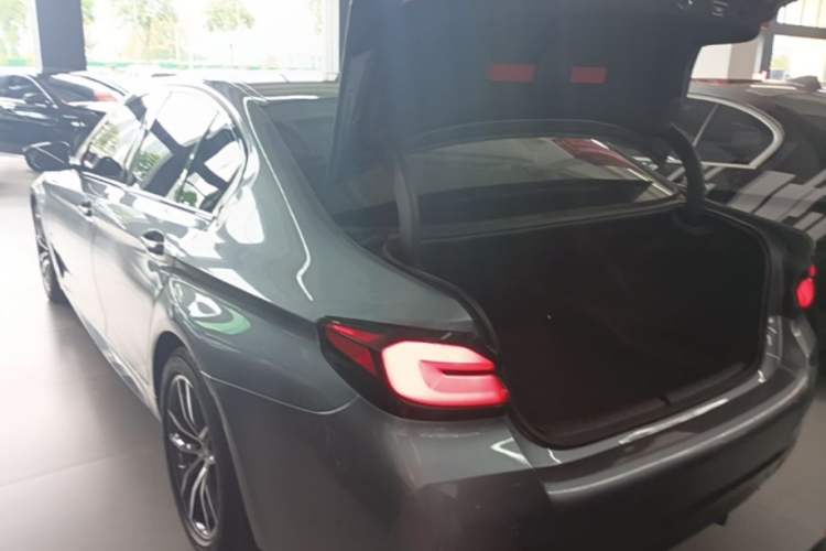 Used BMW 5 Series 2021 525i M Sport Package Rear Left 45 Deg
