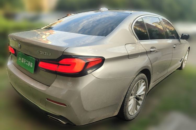 Used BMW 5 Series 2021 525Li Luxury Package Rear Right 45 Deg