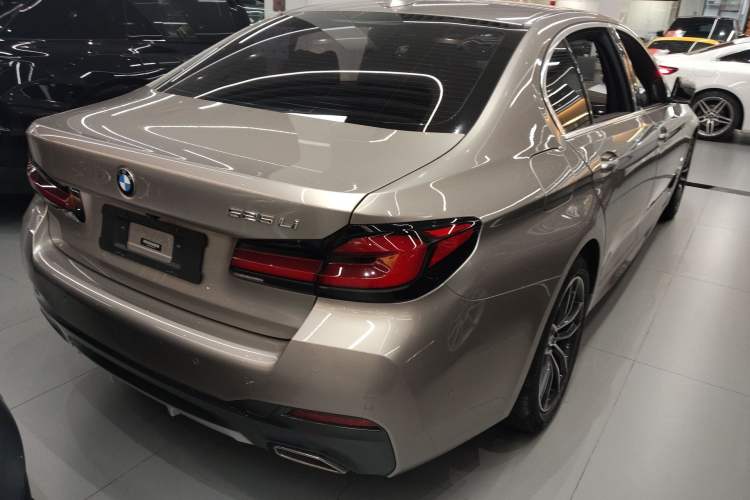 Used BMW 5 Series 2021 Facelifted 525Li M Sport Package Rear Right 45 Deg