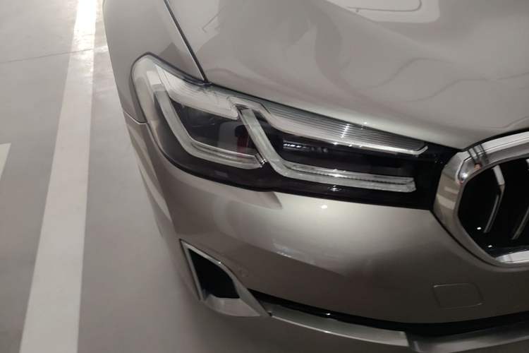 Used BMW 5 Series 2021 530Li Leading Luxury Package Right Front Headlight