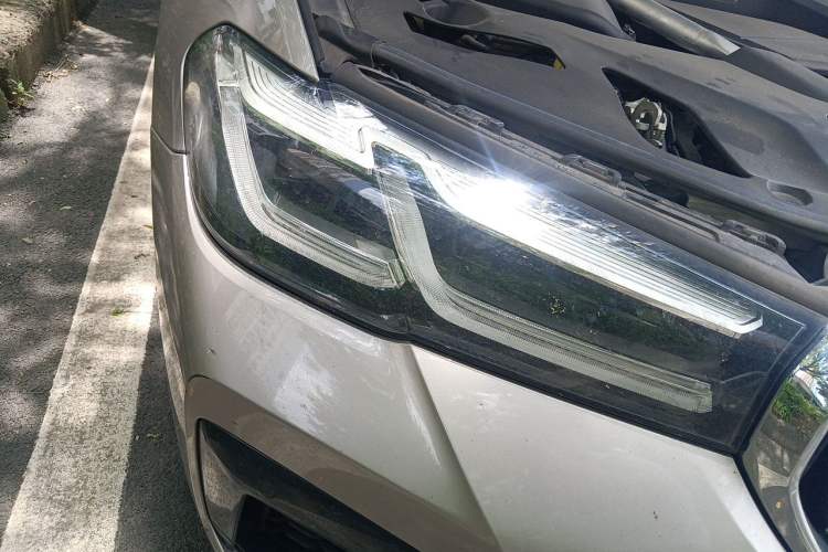 Used BMW 5 Series 2021 530Li Leading Model M Sport Package Right Front Headlight