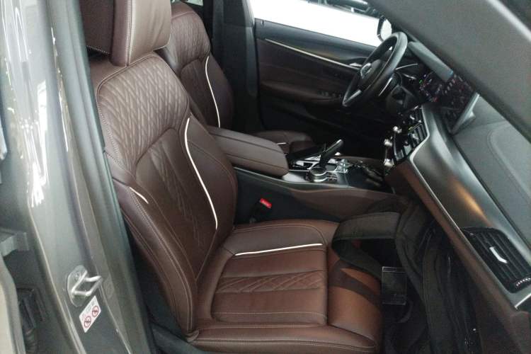 Used BMW 5 Series 2021 540i Sport Line M Sport Package Right Front Seat