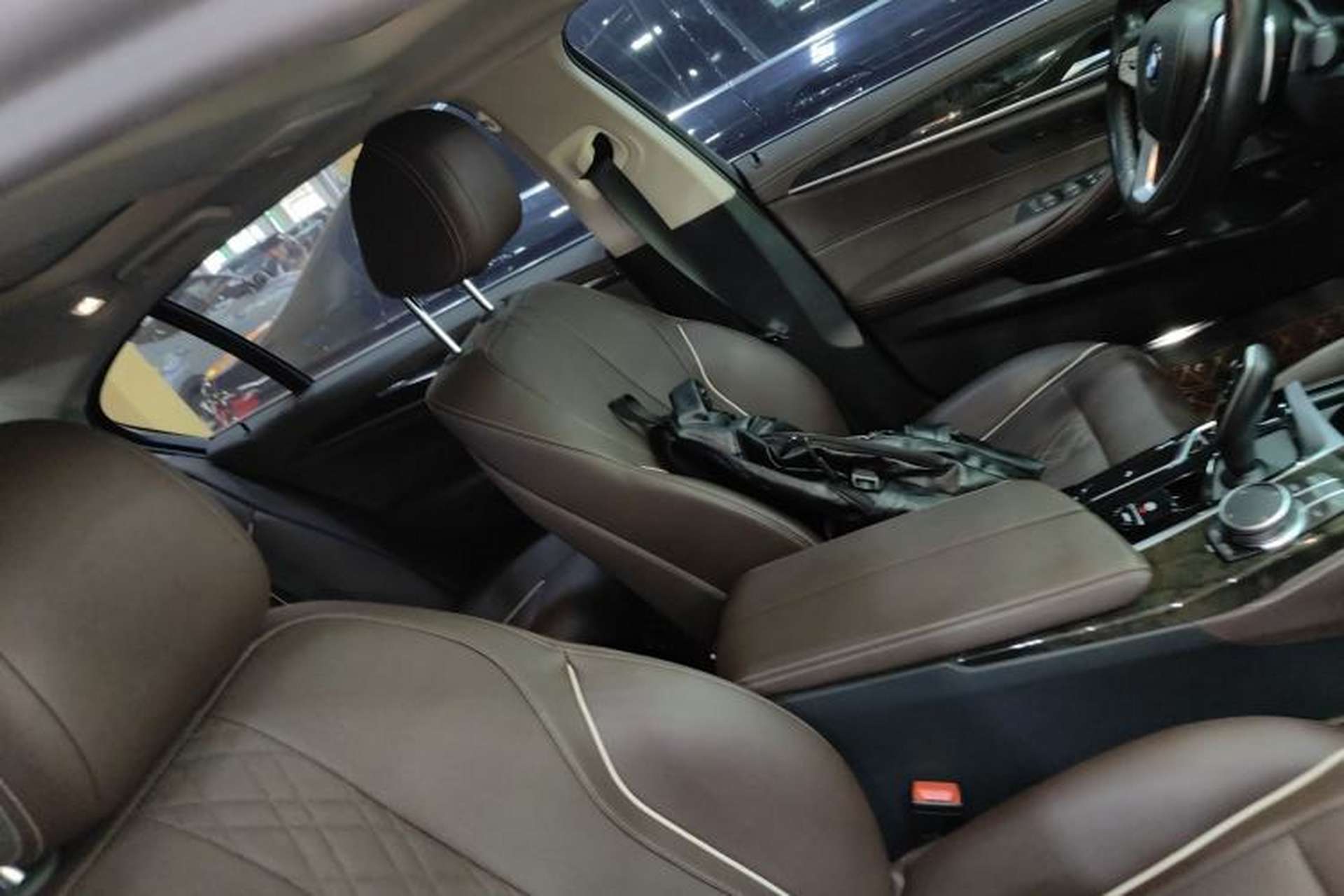 Used BMW 5 Series 2021 530Li Leading Luxury Package Right Front Seat