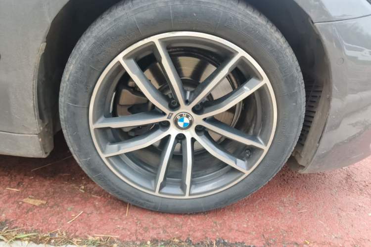 Used BMW 5 Series 2021 525i M Sport Package Right Front Wheel Hub