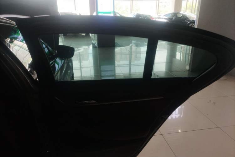 Used BMW 5 Series 2021 540i Sport Line M Sport Package Right Rear Door Interior