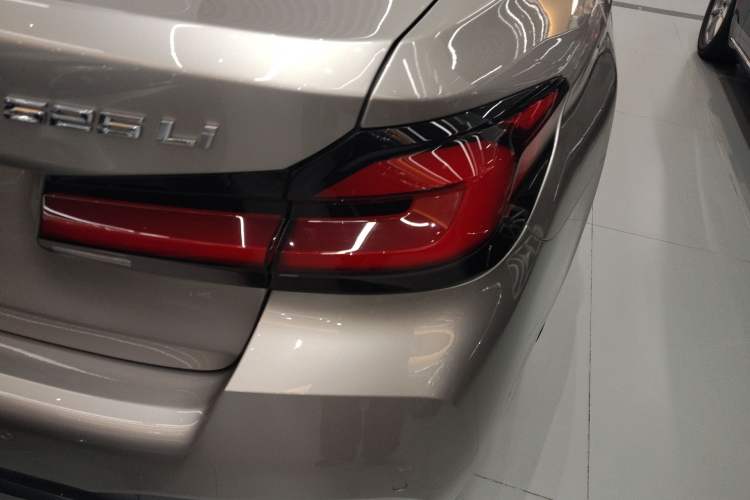 Used BMW 5 Series 2021 Facelifted 525Li M Sport Package Right Rear Taillight
