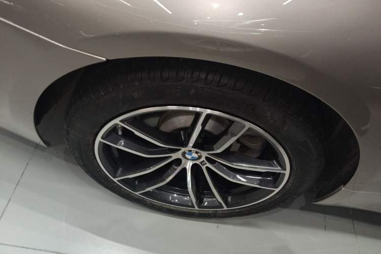Used BMW 5 Series 2021 Facelifted 525Li M Sport Package Right Rear Wheel Hub