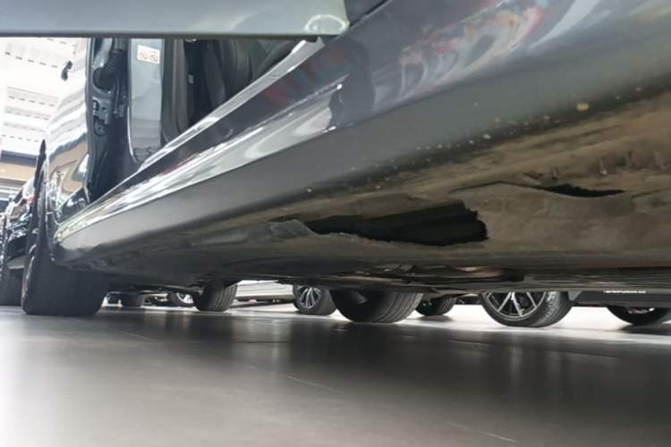 Used BMW 5 Series 2021 525i M Sport Package Right Side Sill