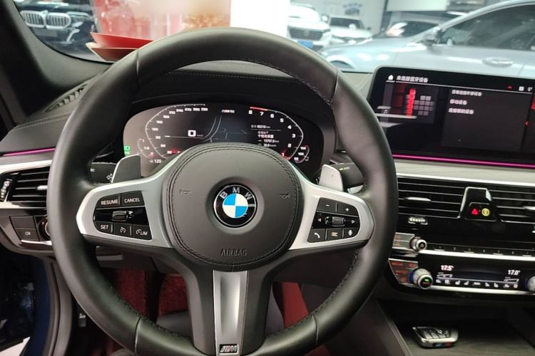 Used BMW 5 Series 2021 530Li Luxury Edition M Sport Package Steering Wheel