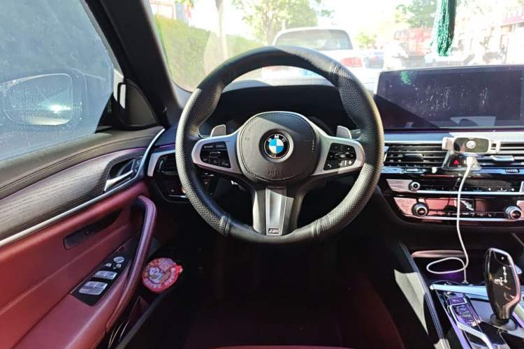 Used BMW 5 Series 2021 530Li Leading Model M Sport Package Steering Wheel