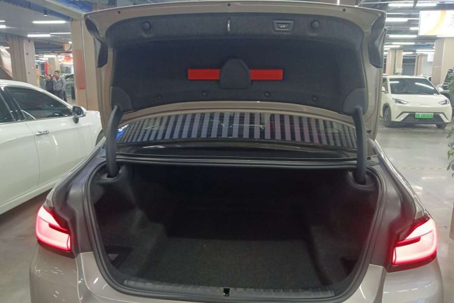 Used BMW 5 Series 2021 Updated Version 525Li Luxury Package Trunk