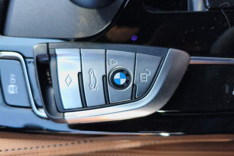Used BMW 5 Series 2021 525i M Sport Package Vehicle Key
