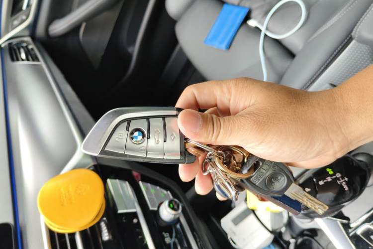 Used BMW 5 Series 2021 525i M Sport Package Vehicle Key