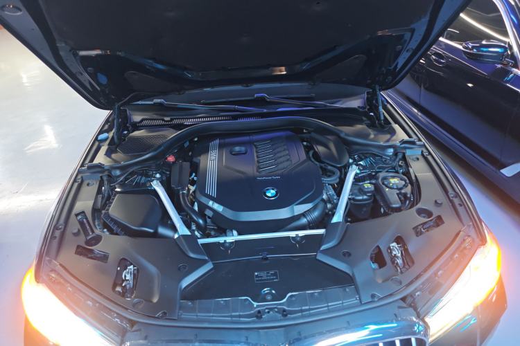 Used BMW 5 Series 2021 540i Sport Line M Sport Package Engine Bay