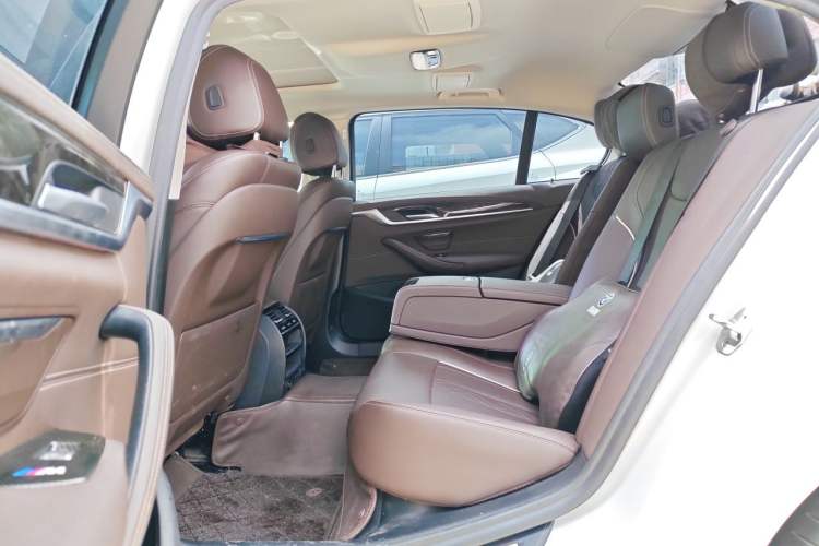 Used BMW 5 Series 2021 525Li Luxury Package Left Rear Seat