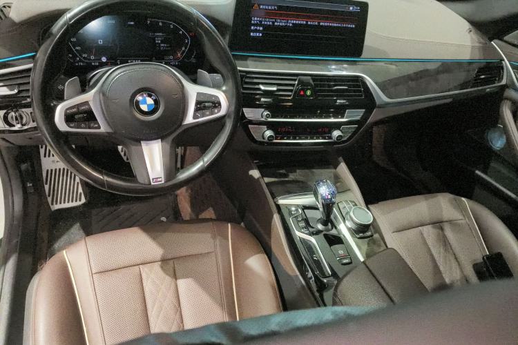 Used BMW 5 Series 2021 Facelifted 530Li Leading Edition M Sport Package Center Console