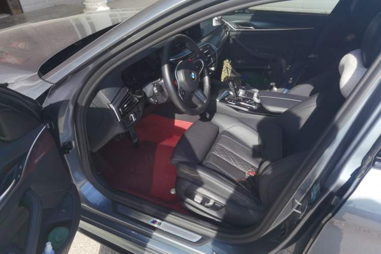Used BMW 5 Series 2021 525i M Sport Package Driver Seat