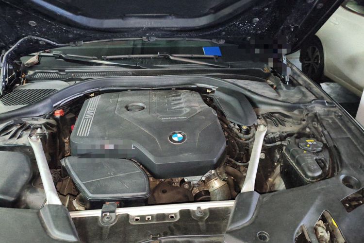Used BMW 5 Series 2021 525Li M Sport Package Engine Bay Left