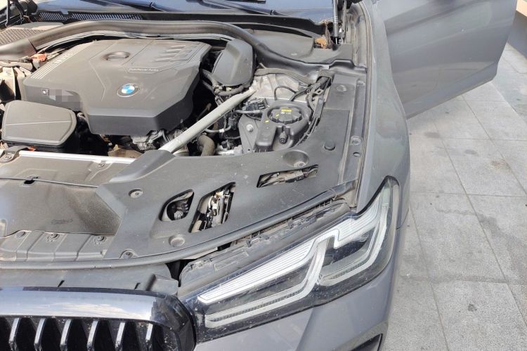 Used BMW 5 Series 2021 525i M Sport Package Engine Bay Left