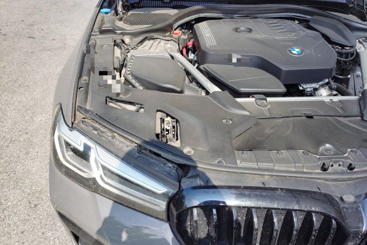 Used BMW 5 Series 2021 525i M Sport Package Engine Bay Right