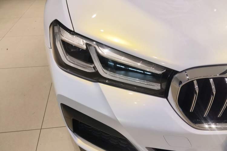 Used BMW 5 Series 2021 Facelifted 530Li Leading Edition M Sport Package Exterior 3