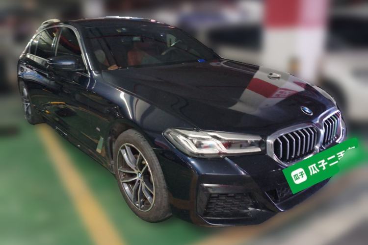Used BMW 5 Series 2021 525Li M Sport Package Front Right 45 Deg