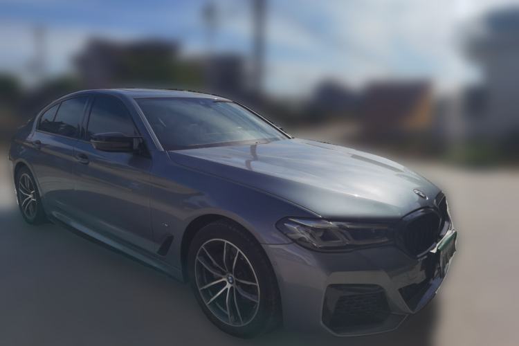 Used BMW 5 Series 2021 525i M Sport Package Front Right 45 Deg
