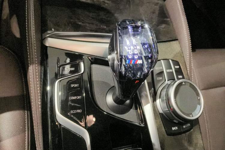 Used BMW 5 Series 2021 Facelifted 530Li Leading Edition M Sport Package Gear Lever