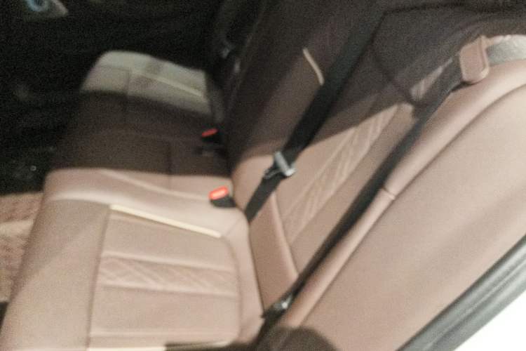 Used BMW 5 Series 2021 Facelifted 530Li Leading Edition M Sport Package Left Rear Seat