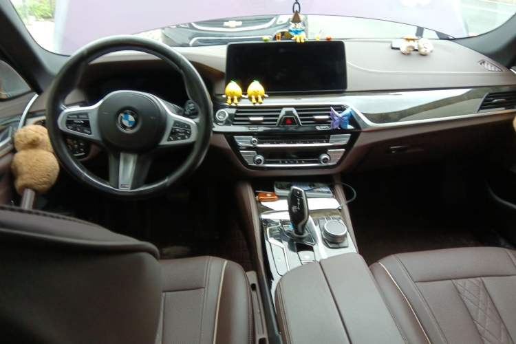 Used BMW 5 Series 2021 525Li M Sport Package Center Console