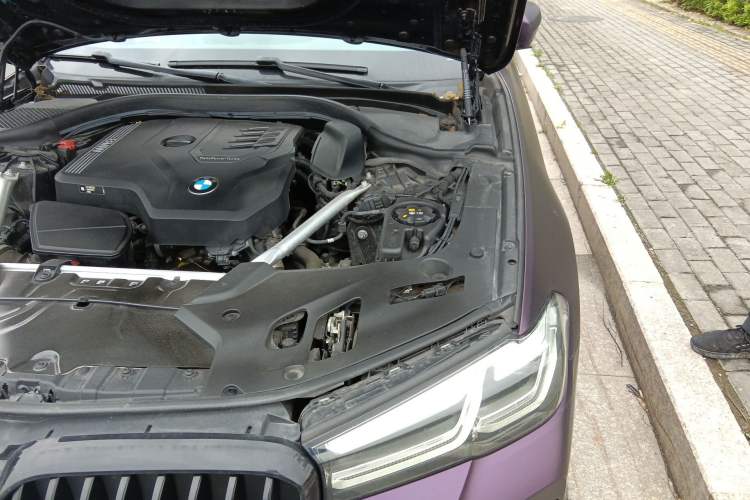 Used BMW 5 Series 2021 525Li M Sport Package Engine Bay Left