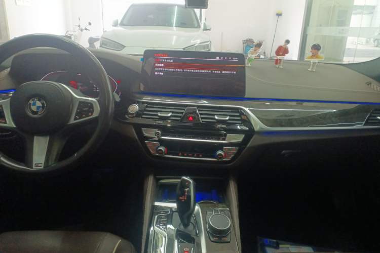 Used BMW 5 Series 2021 525Li M Sport Package Audio And AC Panel