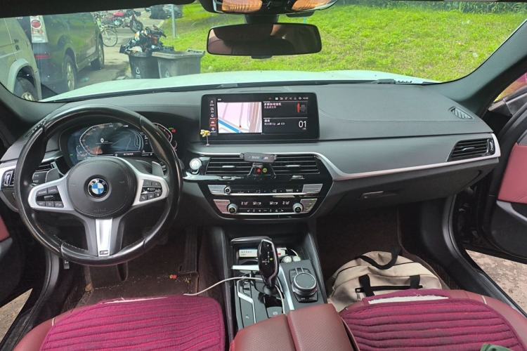 Used BMW 5 Series 2021 Facelifted 530Li Leading Edition M Sport Package Center Console