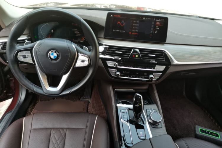 Used BMW 5 Series 2021 530Li Leading Luxury Package Center Console