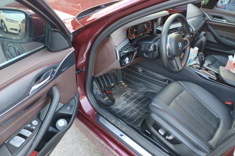 Used BMW 5 Series 2021 530Li Leading Model M Sport Package Driver Seat