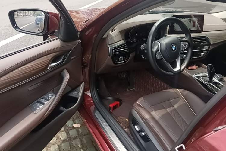 Used BMW 5 Series 2021 530Li Leading Luxury Package Driver Seat