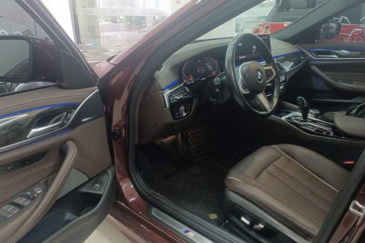 Used BMW 5 Series 2021 525Li M Sport Package Driver Seat