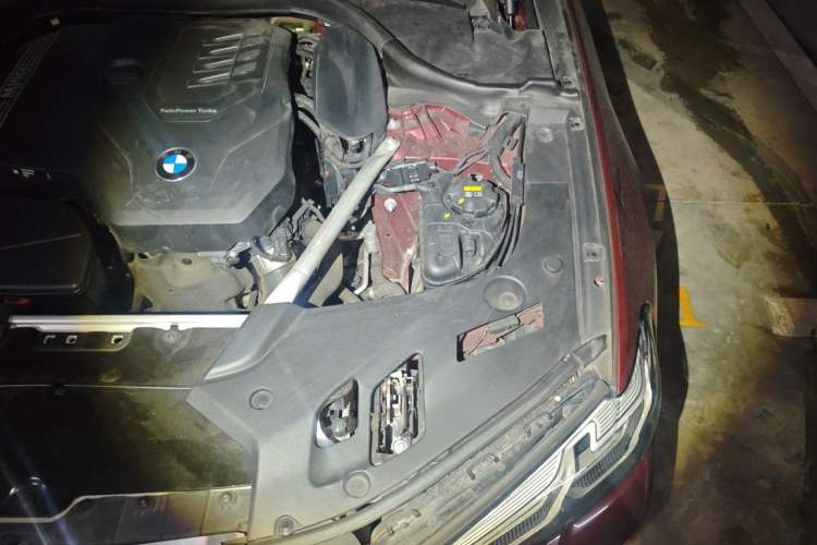 Used BMW 5 Series 2021 525Li M Sport Package Engine Bay Left
