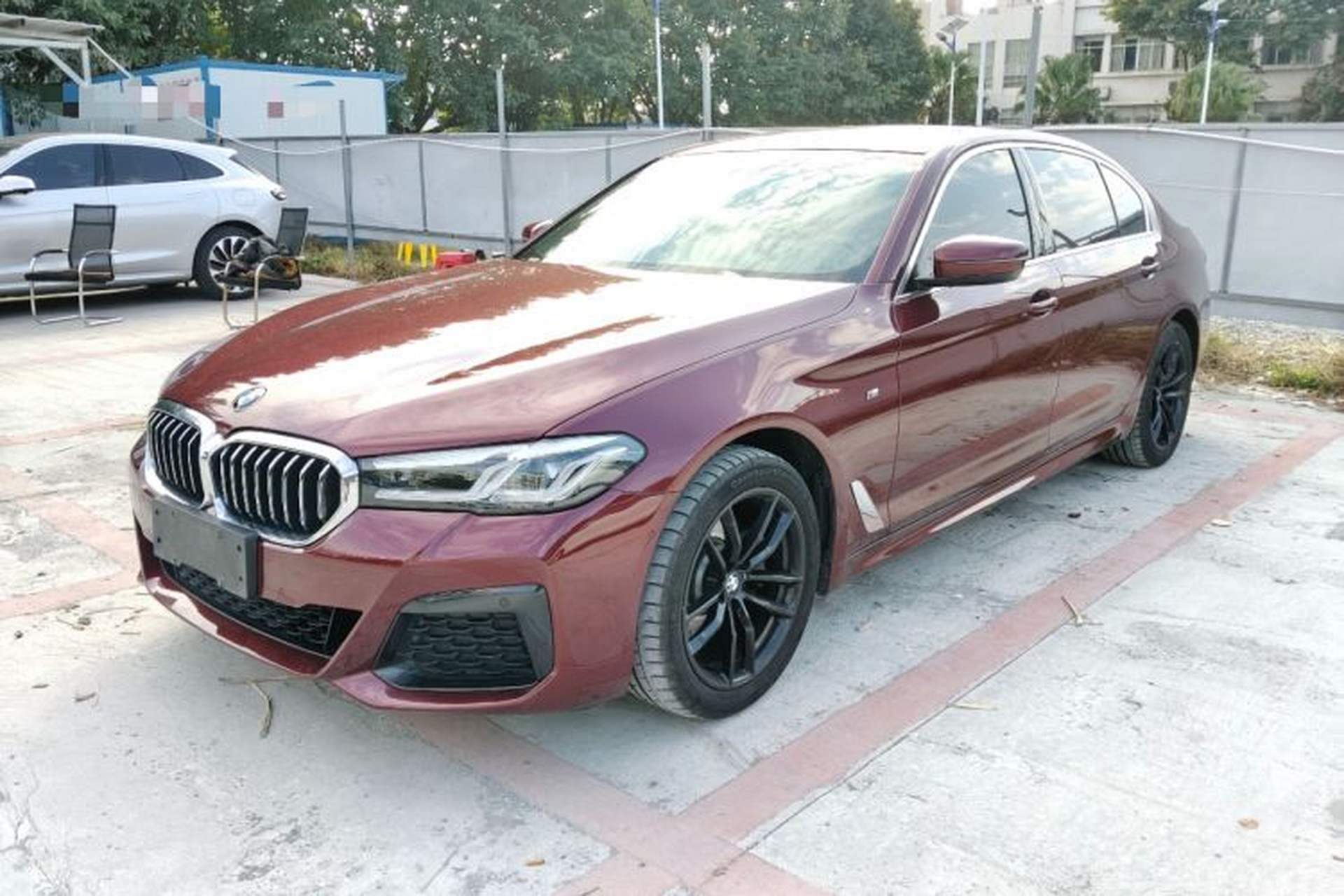 Used BMW 5 Series 2021 525Li M Sport Package Front Left 45 Deg