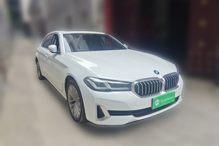 Used BMW 5 Series 2021 525Li Luxury Package Front Right 45 Deg