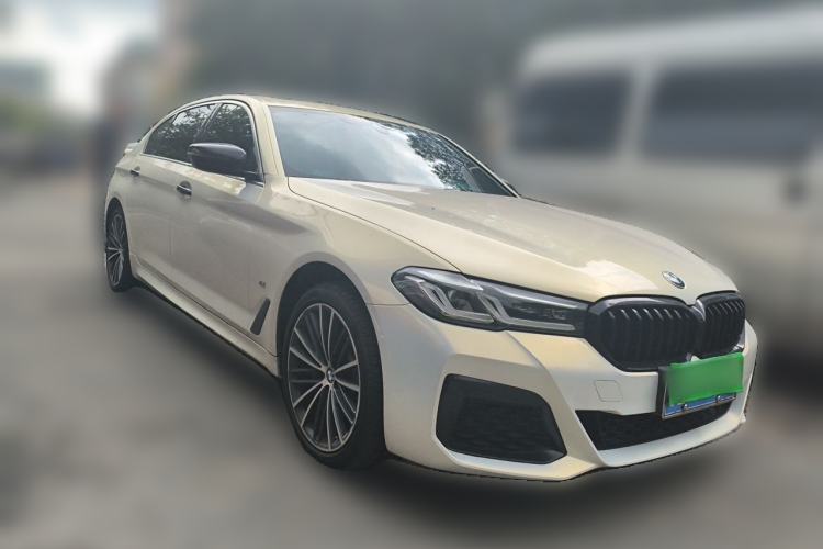 Used BMW 5 Series 2021 Facelifted 530Li Leading Edition M Sport Package Front Right 45 Deg