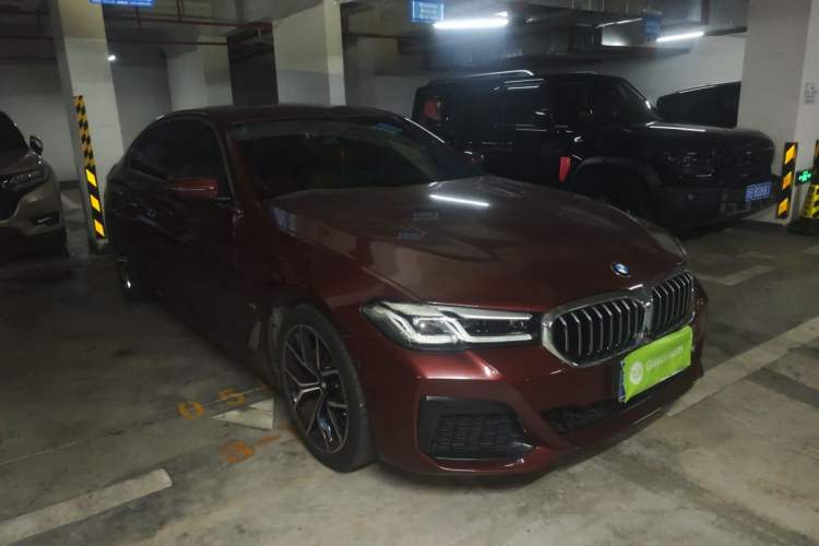 Used BMW 5 Series 2021 525Li M Sport Package Front Right 45 Deg